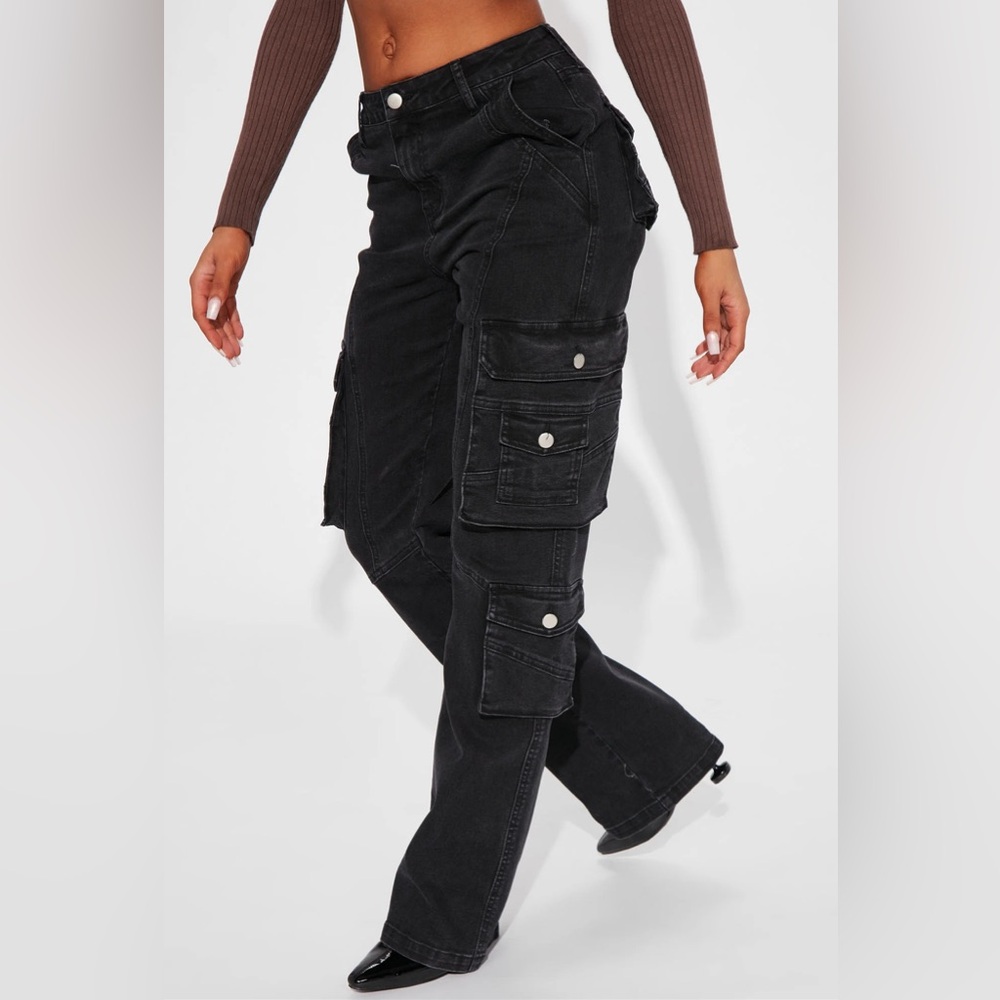 FASHION NOVA Black Cargo Jeans - Size 11